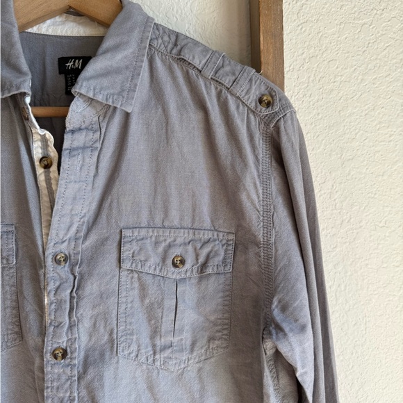 H&M Men’s Grey Button Down Shirt sz: Med - Picture 2 of 6